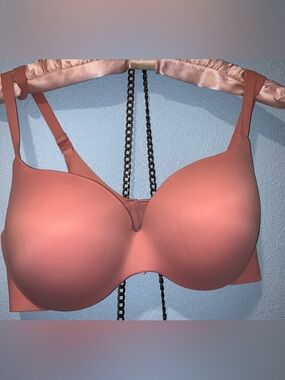 Victoria's Secret Seamless Molded Bra in Dusty Coral